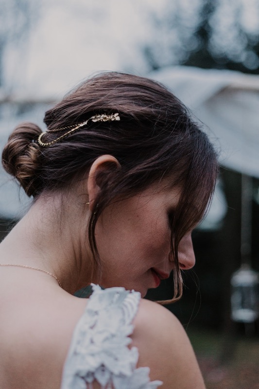 Brautfrisur Ideen, Brautaccessoires, Brautschmuck, Brautmake-up, Make-up Hochzeit, Styling Hochzeit, Hochzeitsstyling Braut, Flowercrown Hochzeit, Flowercrown Braut, Blumenschmuck Brautfrisur