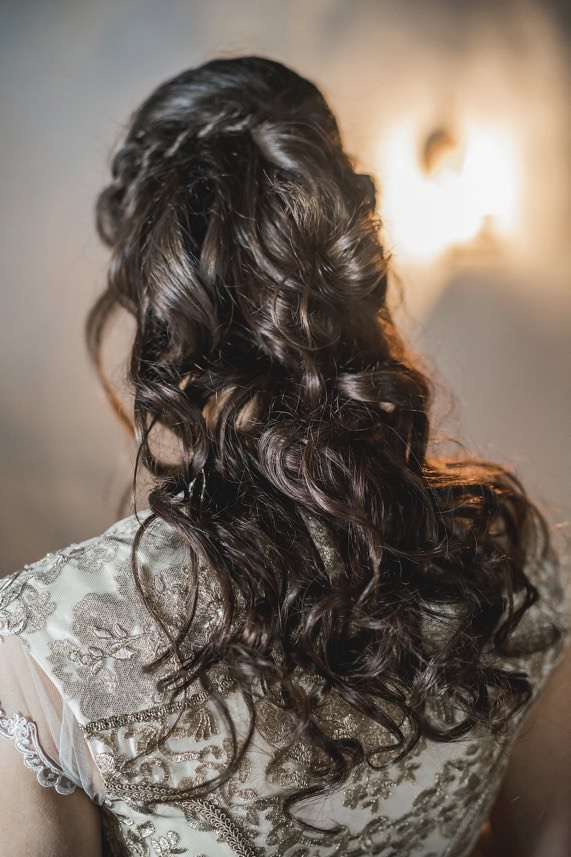 Brautfrisur Ideen, Brautaccessoires, Brautschmuck, Brautmake-up, Make-up Hochzeit, Styling Hochzeit, Hochzeitsstyling Braut, Flowercrown Hochzeit, Flowercrown Braut, Blumenschmuck Brautfrisur