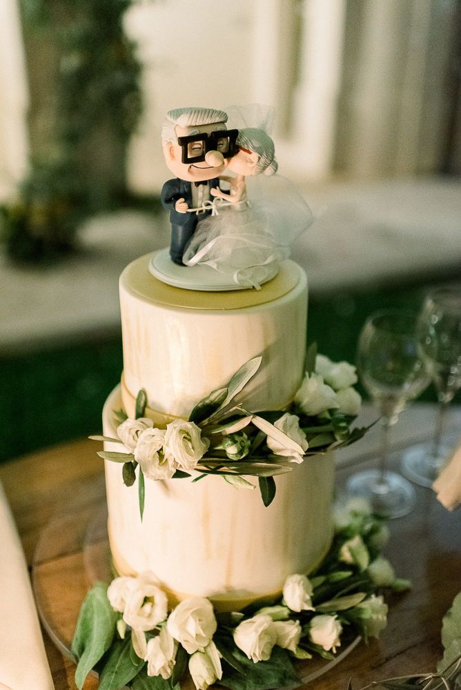 Hochzeitstorte Fondant mediterran, Caketopper Wolkig mit Aussicht auf Fleischkösschen