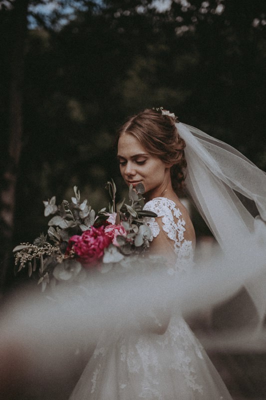 Vintagebraut, Brautfrisur, Brautmake-up