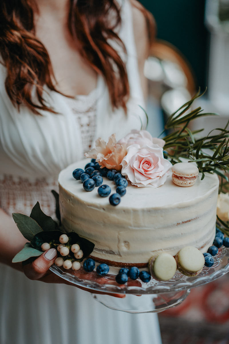Hochzeitstorte Weiße Schokolade, Semi Naked Chocolate cake