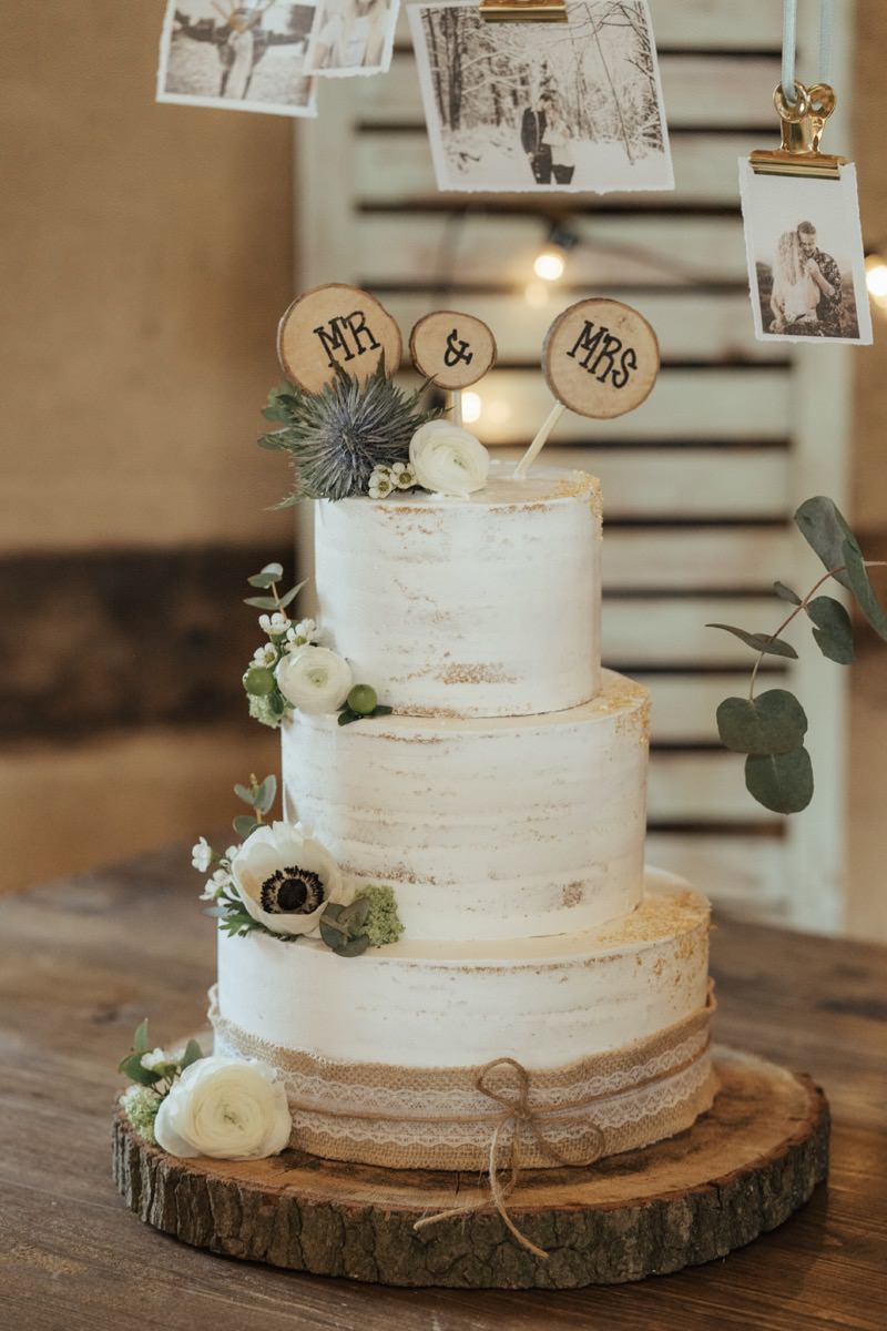 Hochzeitstorte Semi Naked Boho Nordic