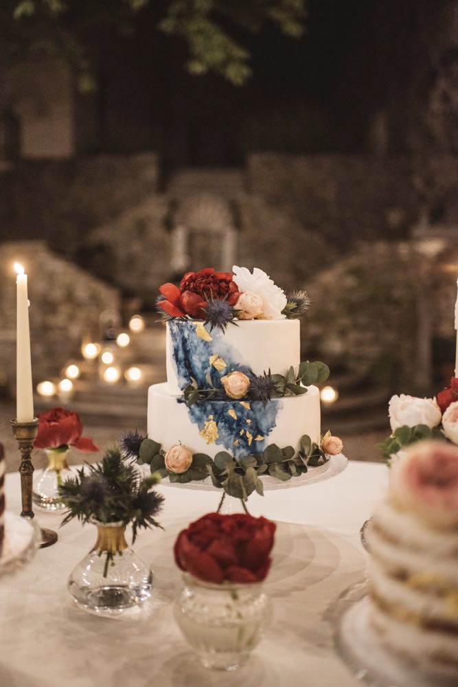 Hochzeitstorte mediterran, Classic Blue, Pantone Farbe 2020