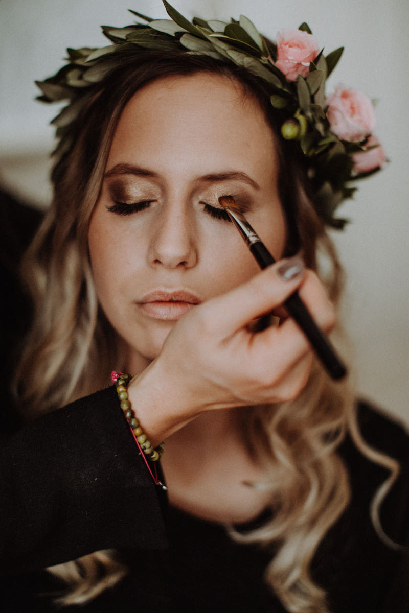 Flowercrown, Bohobraut, Brautfrisur Ideen, Brautaccessoires, Brautschmuck, Brautmake-up, Make-up Hochzeit, Styling Hochzeit, Hochzeitsstyling Braut