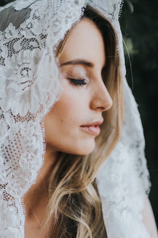 Brautfrisur Ideen, Brautaccessoires, Brautschmuck, Brautmake-up, Make-up Hochzeit, Styling Hochzeit, Hochzeitsstyling Braut, Flowercrown Hochzeit, Flowercrown Braut, Blumenschmuck Brautfrisur