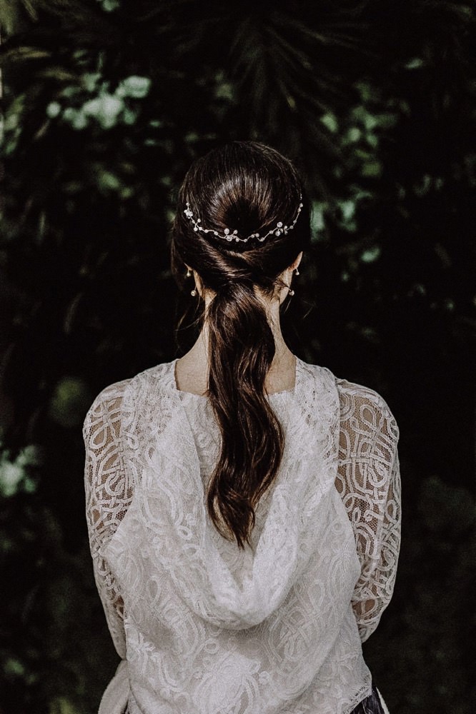 Brautfrisur Ideen, Brautaccessoires, Brautschmuck, Brautmake-up, Make-up Hochzeit, Styling Hochzeit, Hochzeitsstyling Braut, Flowercrown Hochzeit, Flowercrown Braut, Blumenschmuck Brautfrisur