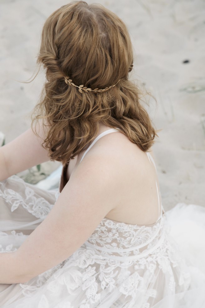 Brautfrisur Ideen, Brautaccessoires, Brautschmuck, Brautmake-up, Make-up Hochzeit, Styling Hochzeit, Hochzeitsstyling Braut, Flowercrown Hochzeit, Flowercrown Braut, Blumenschmuck Brautfrisur