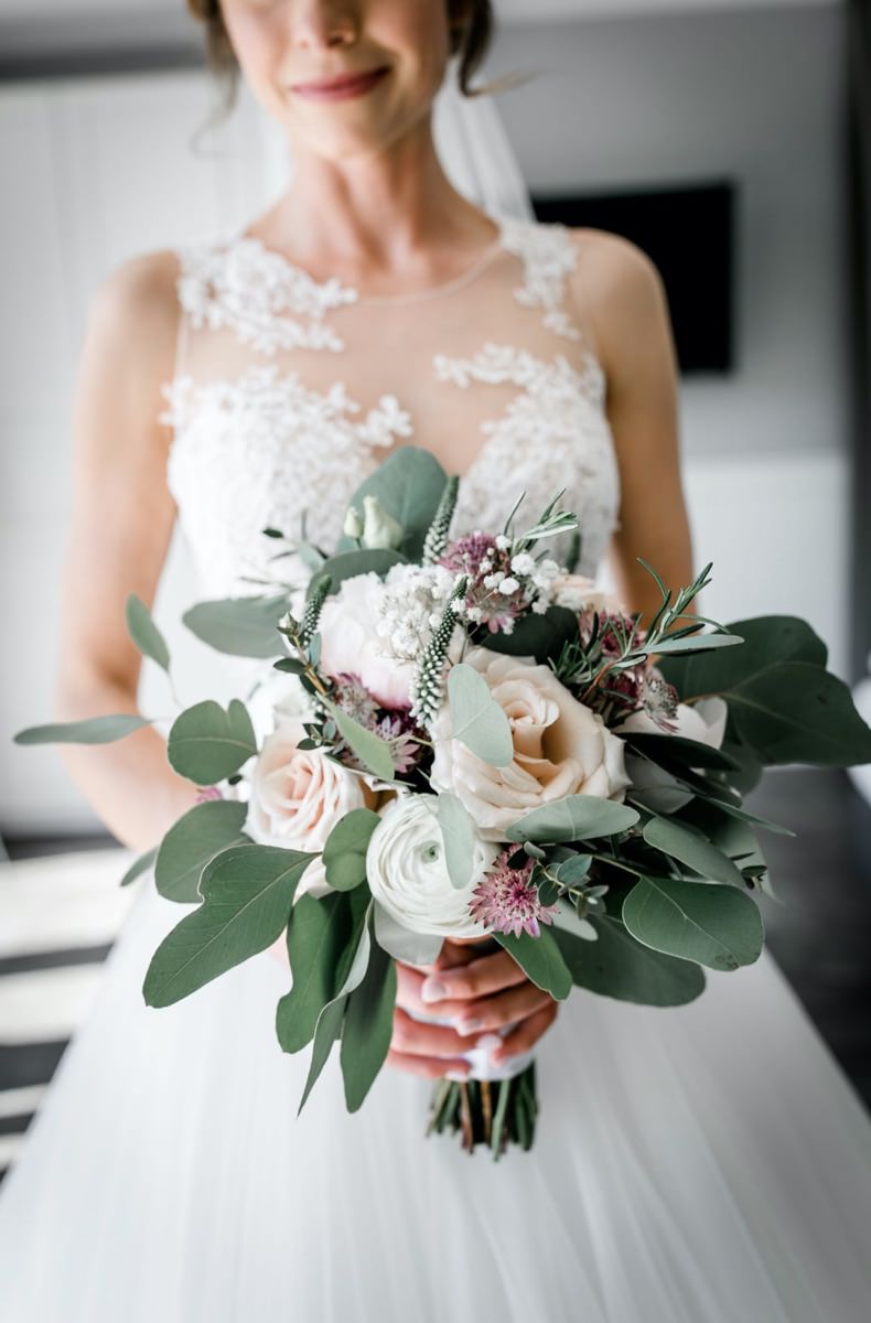 Brautstrauß Greenery, Rosen