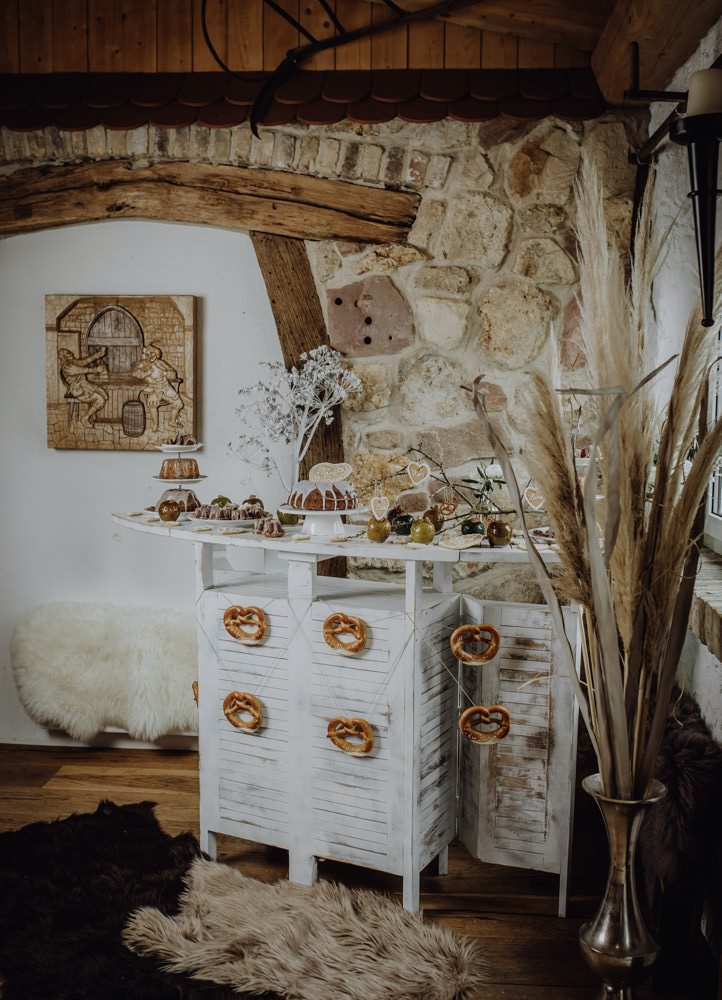 Sweet Table, Bayrische Hochzeit, Moderne Trachtenhochzeit, Brezeln