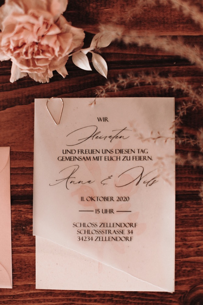 Eine Scheunenhochzeit zum Wohlfühlen mit rustikalem Vintage-Boho Flair in zarten Rosatönen