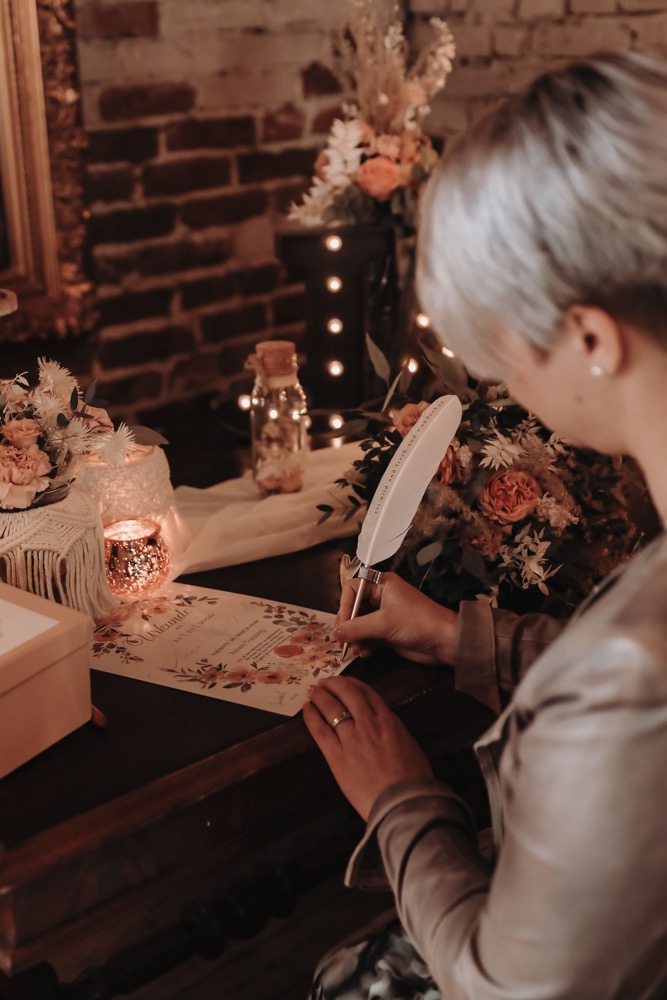 Eine Scheunenhochzeit zum Wohlfühlen mit rustikalem Vintage-Boho Flair in zarten Rosatönen