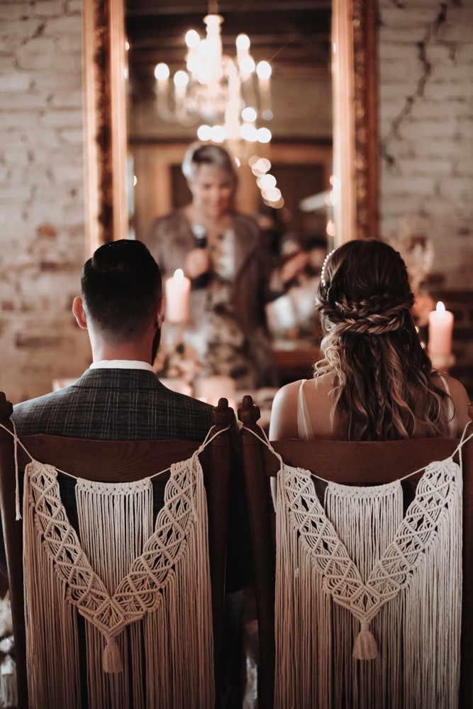 Eine Scheunenhochzeit zum Wohlfühlen mit rustikalem Vintage-Boho Flair in zarten Rosatönen