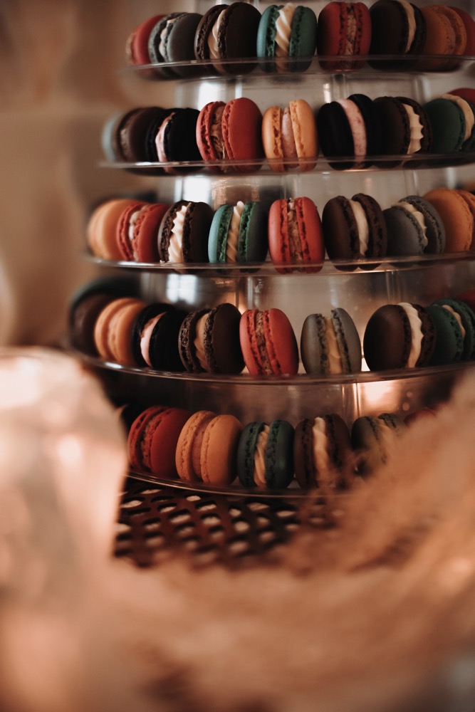 Eine Scheunenhochzeit zum Wohlfühlen mit rustikalem Vintage-Boho Flair in zarten Rosatönen