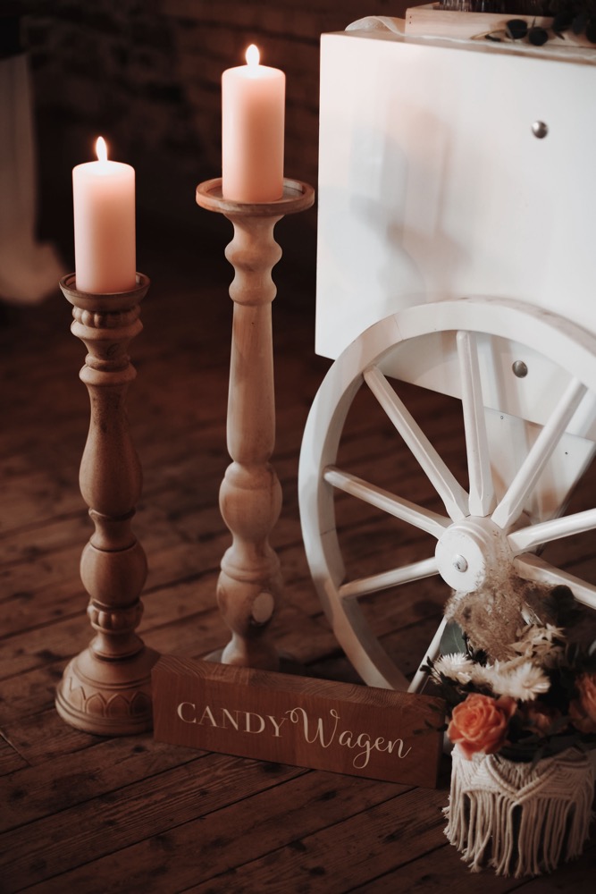 Eine Scheunenhochzeit zum Wohlfühlen mit rustikalem Vintage-Boho Flair in zarten Rosatönen