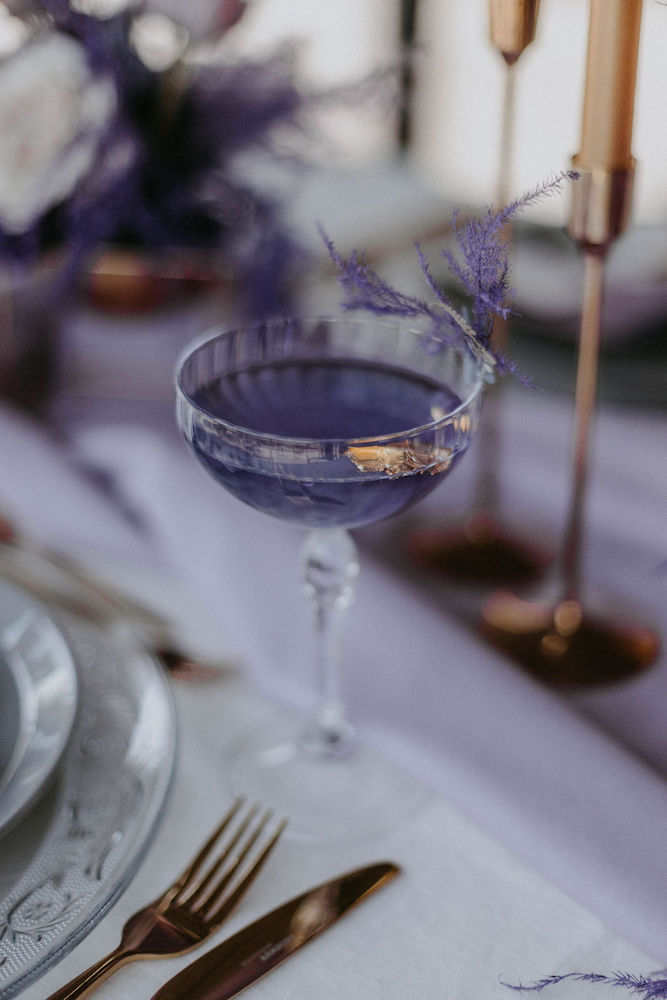 Hochzeit feiern in schönstem Lila dank der Pantone Farbe 2022 - Very Peri