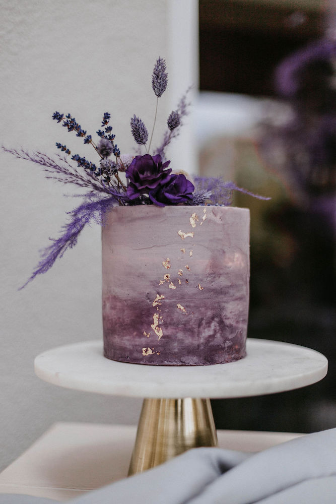 Hochzeit feiern in schönstem Lila dank der Pantone Farbe 2022 - Very Peri