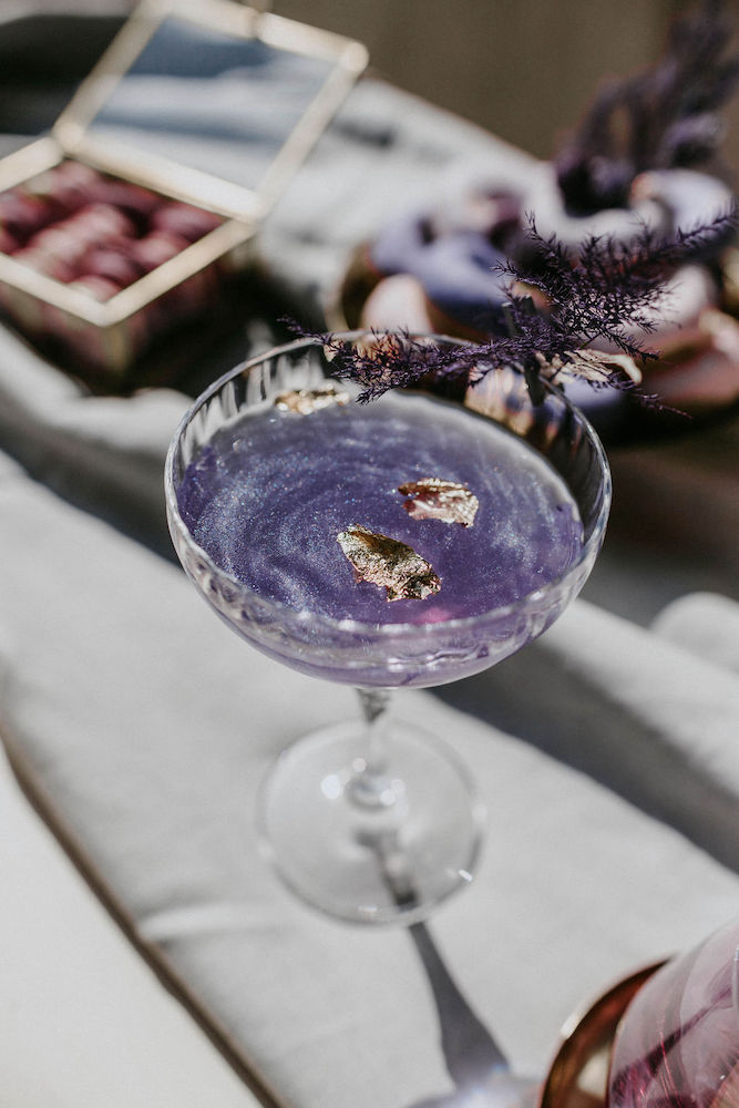 Hochzeit feiern in schönstem Lila dank der Pantone Farbe 2022 - Very Peri