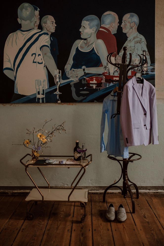 Eine bunte Hochzeit im Schloss mit intensiven Farben und der Pantone Color of the Year 2022 Very Peri