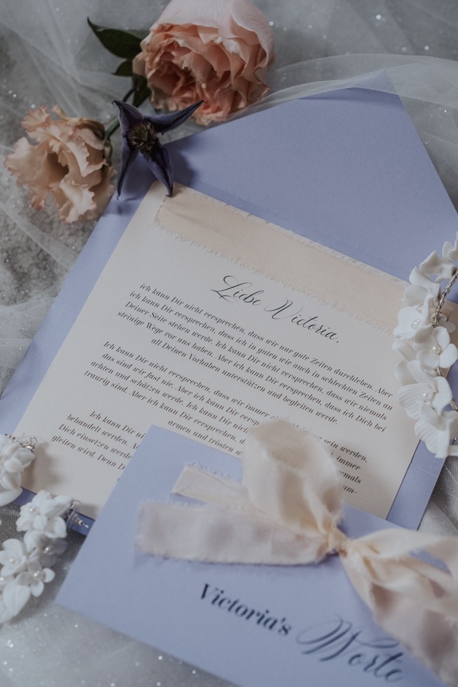 Modern Romance Hochzeit, Bunte Hochzeit, Bunte Schlosshochzeit, Schlösschen Hessellohe