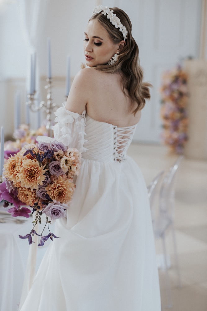 Modern Romance Hochzeit, Bunte Hochzeit, Bunte Schlosshochzeit, Schlösschen Hessellohe