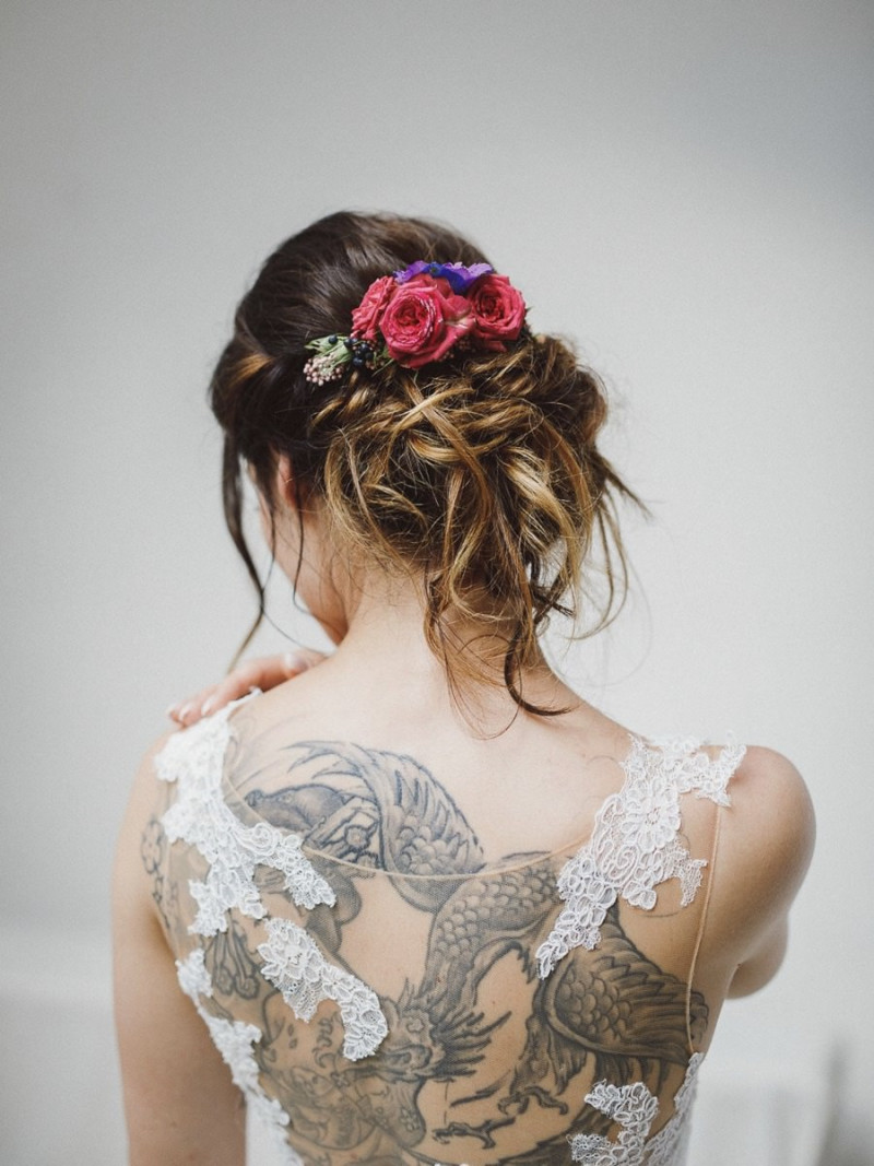 Brautfrisur Ideen, Brautaccessoires, Brautschmuck, Brautmake-up, Make-up Hochzeit, Styling Hochzeit, Hochzeitsstyling Braut, Flowercrown Hochzeit, Flowercrown Braut, Blumenschmuck Brautfrisur