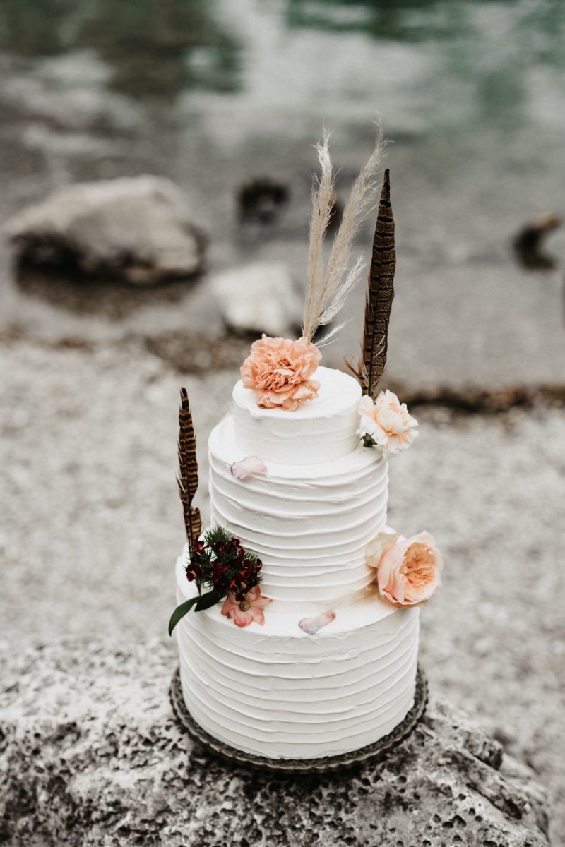 Hochzeitstorte Boho Fondant, Weiß und Living Coral Torte