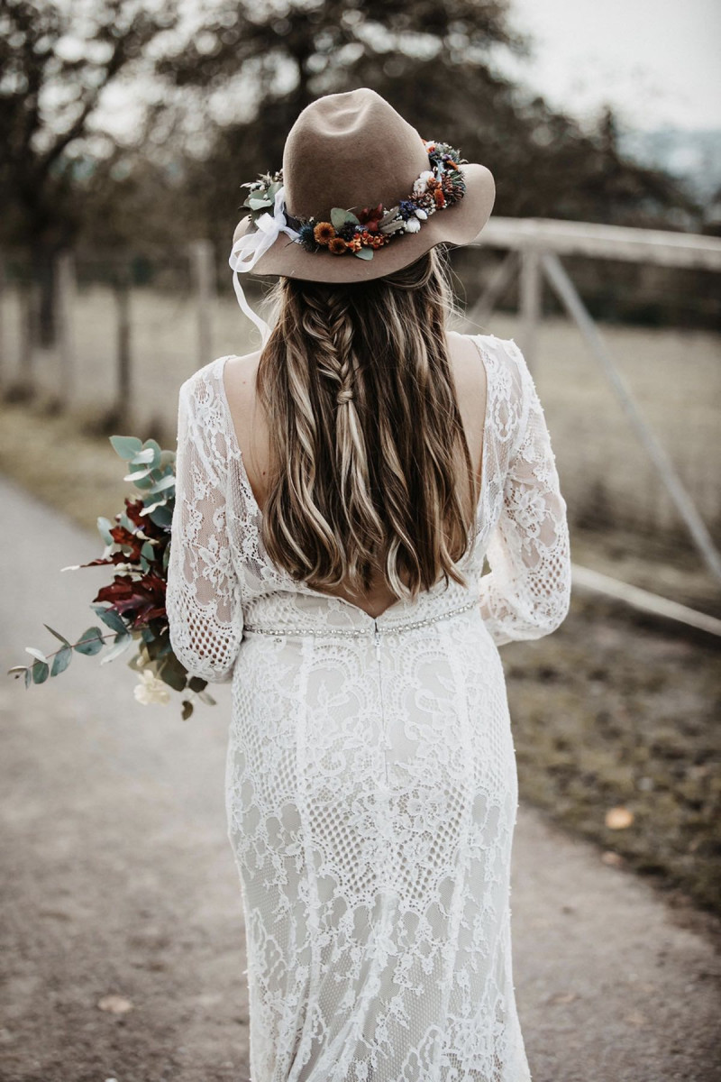 Bohobraut, Brautfrisur, Brauthut