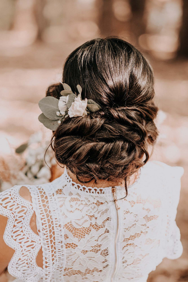 Brautfrisur Ideen, Brautaccessoires, Brautschmuck, Brautmake-up, Make-up Hochzeit, Styling Hochzeit, Hochzeitsstyling Braut, Flowercrown Hochzeit, Flowercrown Braut, Blumenschmuck Brautfrisur