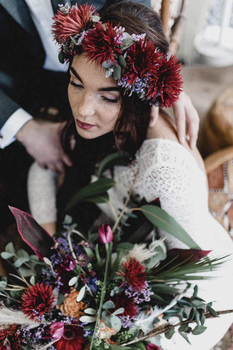 Brautfrisur Ideen, Brautaccessoires, Brautschmuck, Brautmake-up, Make-up Hochzeit, Styling Hochzeit, Hochzeitsstyling Braut, Flowercrown Hochzeit, Flowercrown Braut, Blumenschmuck Brautfrisur