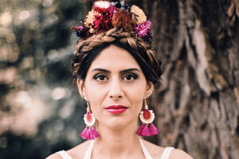 Brautfrisur Ideen, Brautaccessoires, Brautschmuck, Brautmake-up, Make-up Hochzeit, Styling Hochzeit, Hochzeitsstyling Braut, Flowercrown Hochzeit, Flowercrown Braut, Blumenschmuck Brautfrisur