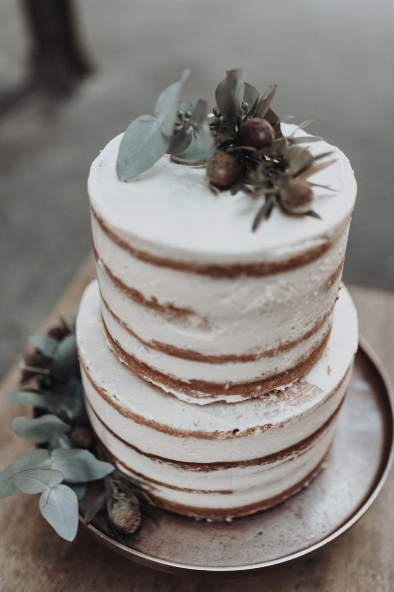 Hochzeitstorte Semi Naked Cake