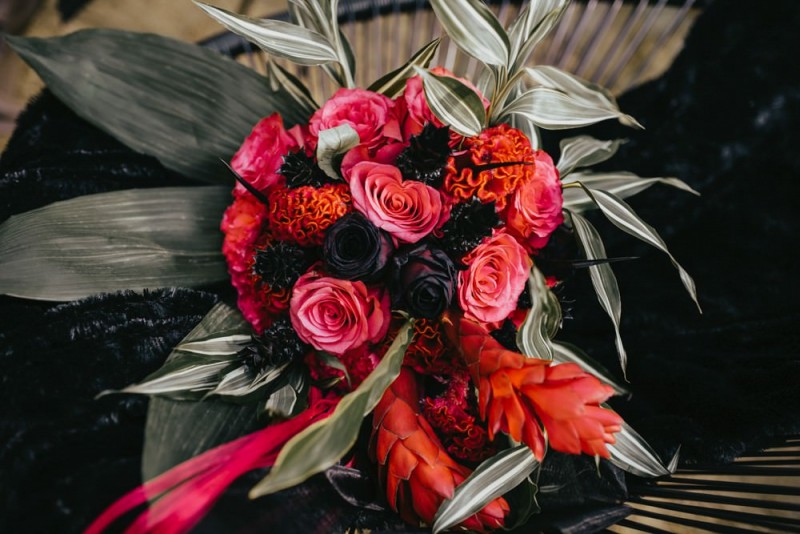 Brautstrauß Rot und Schwarz