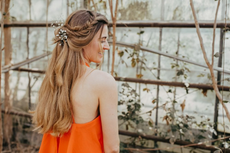 Brautfrisur Ideen, Brautaccessoires, Brautschmuck, Brautmake-up, Make-up Hochzeit, Styling Hochzeit, Hochzeitsstyling Braut, Flowercrown Hochzeit, Flowercrown Braut, Blumenschmuck Brautfrisur