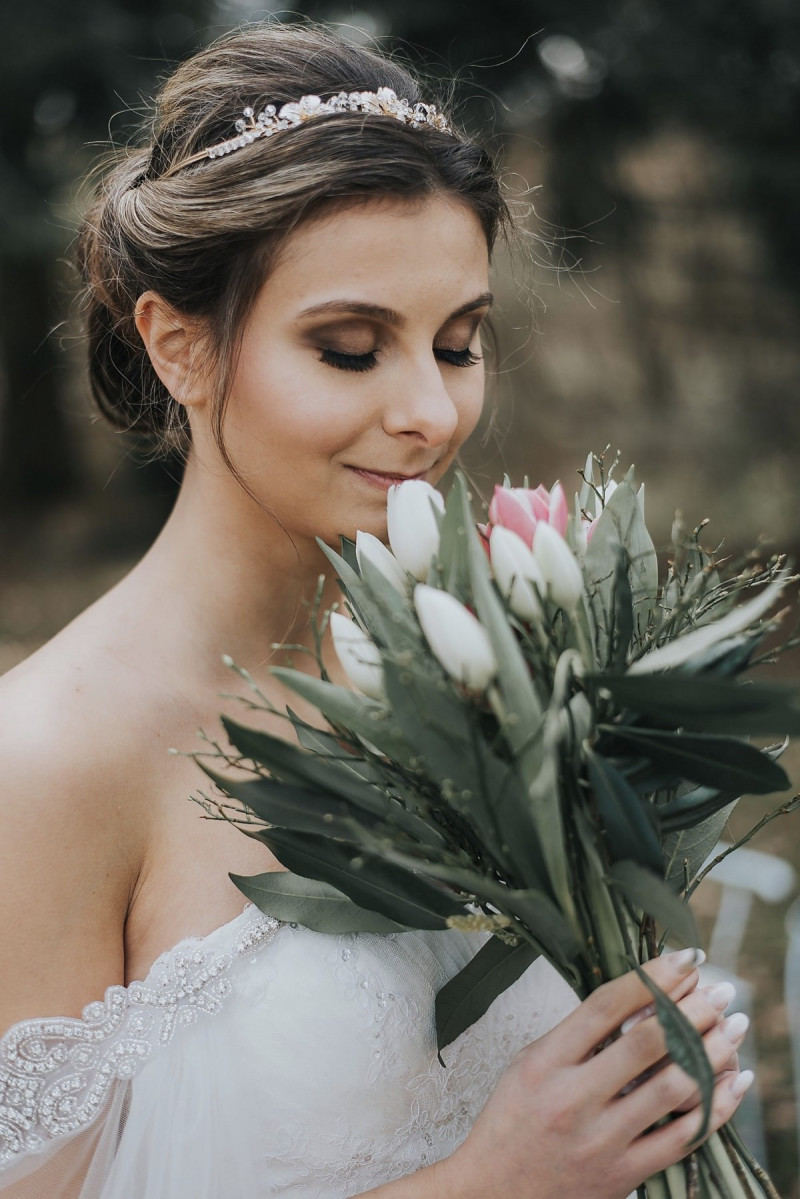 Brautfrisur Ideen, Brautaccessoires, Brautschmuck, Brautmake-up, Make-up Hochzeit, Styling Hochzeit, Hochzeitsstyling Braut, Flowercrown Hochzeit, Flowercrown Braut, Blumenschmuck Brautfrisur