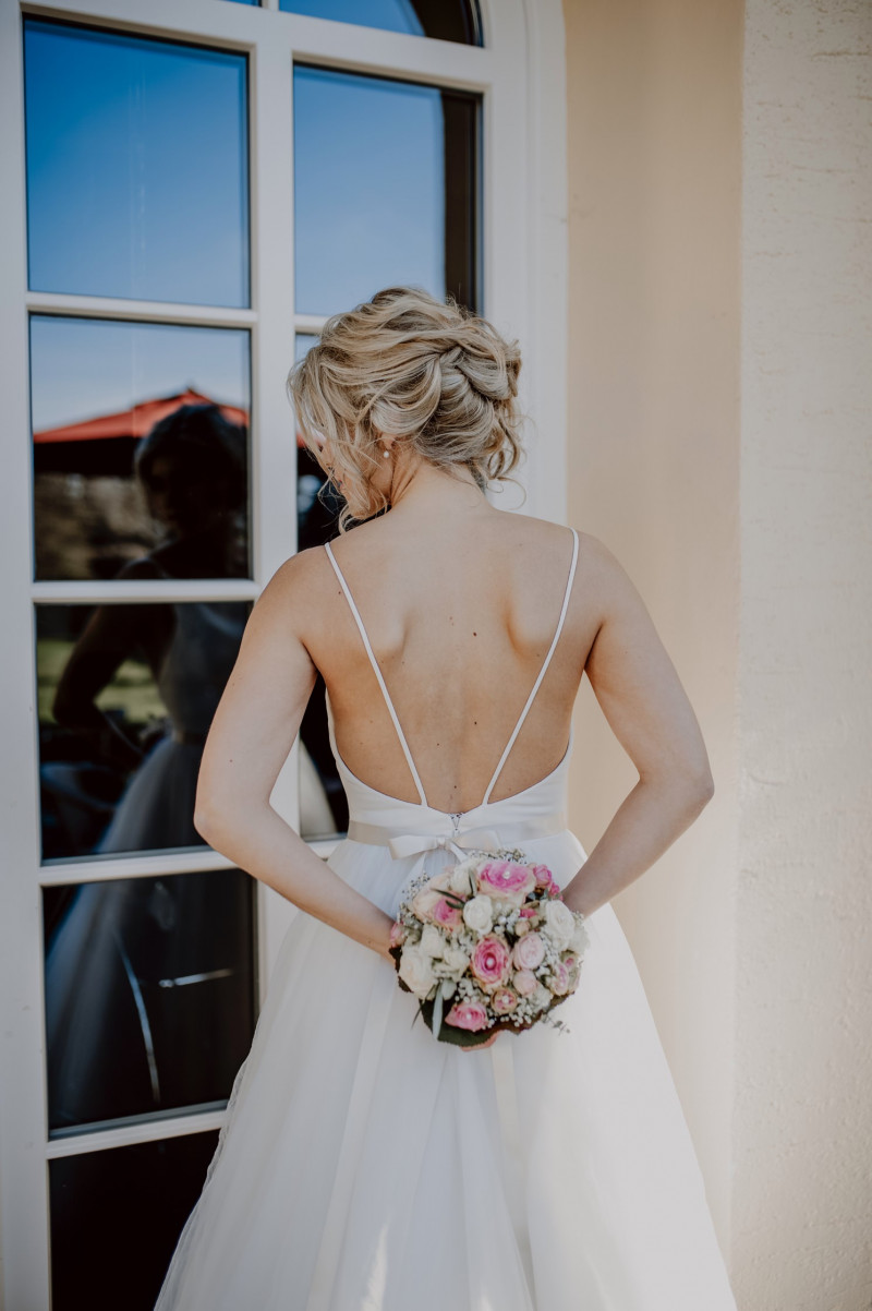 Brautfrisur Ideen, Brautaccessoires, Brautschmuck, Brautmake-up, Make-up Hochzeit, Styling Hochzeit, Hochzeitsstyling Braut, Flowercrown Hochzeit, Flowercrown Braut, Blumenschmuck Brautfrisur