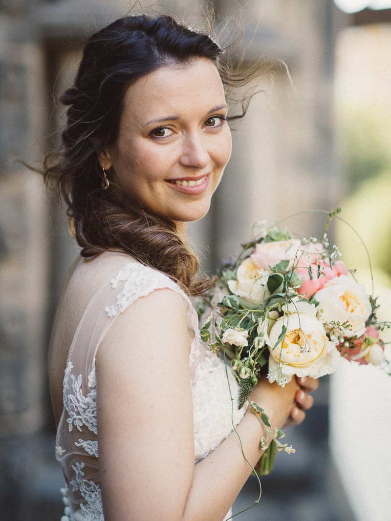 Brautfrisur, Brautmakeup, Urbane Braut