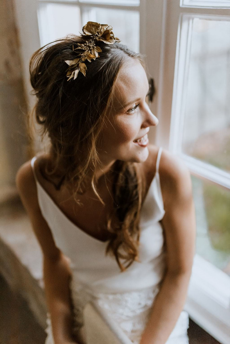 Brautfrisur Ideen, Brautaccessoires, Brautschmuck, Brautmake-up, Make-up Hochzeit, Styling Hochzeit, Hochzeitsstyling Braut, Flowercrown Hochzeit, Flowercrown Braut, Blumenschmuck Brautfrisur