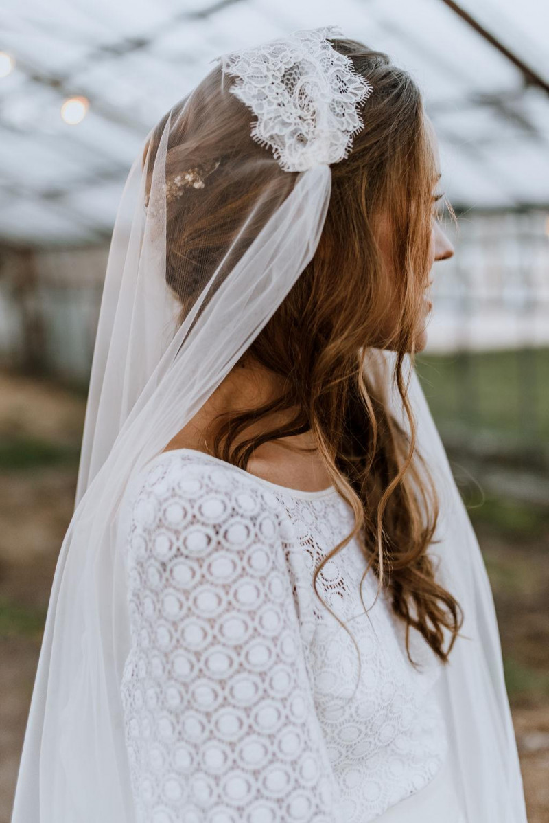 Brautfrisur Ideen, Brautaccessoires, Brautschmuck, Brautmake-up, Make-up Hochzeit, Styling Hochzeit, Hochzeitsstyling Braut, Flowercrown Hochzeit, Flowercrown Braut, Blumenschmuck Brautfrisur