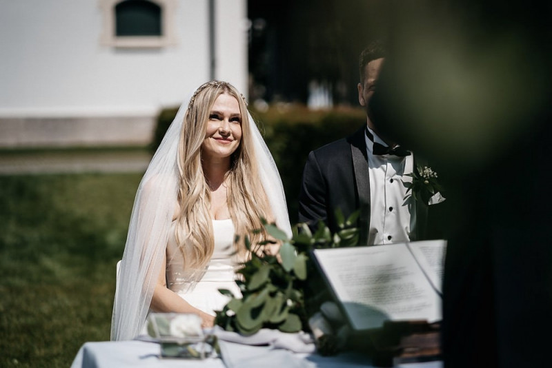 Brautfrisur Ideen, Brautaccessoires, Brautschmuck, Brautmake-up, Make-up Hochzeit, Styling Hochzeit, Hochzeitsstyling Braut, Flowercrown Hochzeit, Flowercrown Braut, Blumenschmuck Brautfrisur