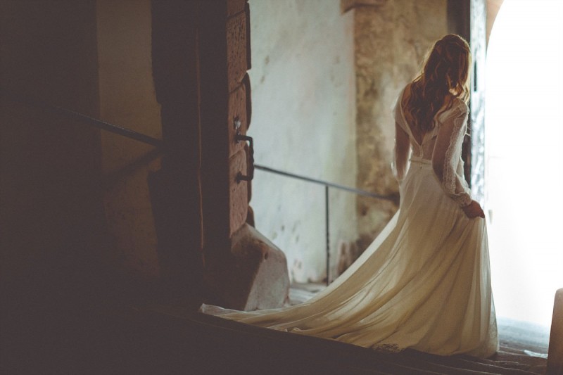 Brautkleid Raimon Mundo, Brautkleid Weiß zu Schwarz Brautmoden