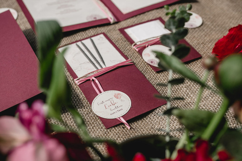 Dunkelrote Hochzeitseinladungen Menükarten Hochzeit, Save the Date Karten Hochzeit, Hochzeitseinladungen, Einladungen zur Hochzeit, Einladungskarten Hochzeit