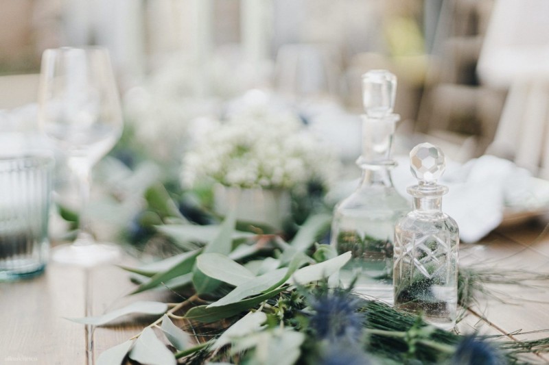 Fotografie: Alina Curten Fine Art Weddings
Konzept: Pink Peanut Weddings l Kerstin Voigt
Papeterie: Marry Paper l Julia Strophff
Floristik: Die Blumenbinder l Dirk Brokinkel
Dekoverleih: romanTisch l Natalia Hulser
Torte: Vintage Cakes l Claudi