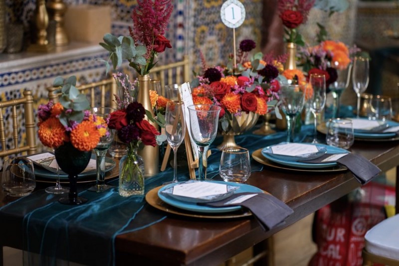 Tischdekoration Hochzeit, Bunte Hochzeit