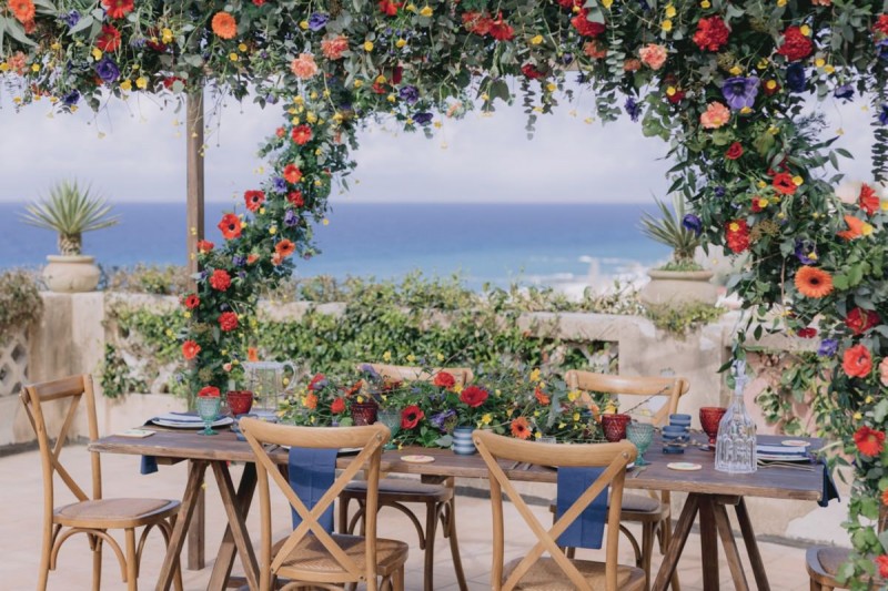 Tischdekoration Hochzeit mit Wildblumen, Italienische Hochzeit