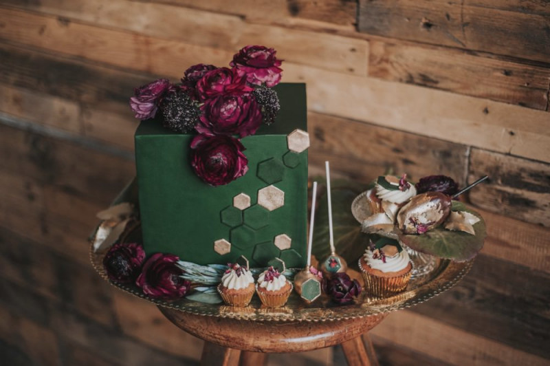 Hochzeitstorte Grün, Quadratische Hochzeitstorte, Torte zur Hochzeit, Hochzeitstorten Deko