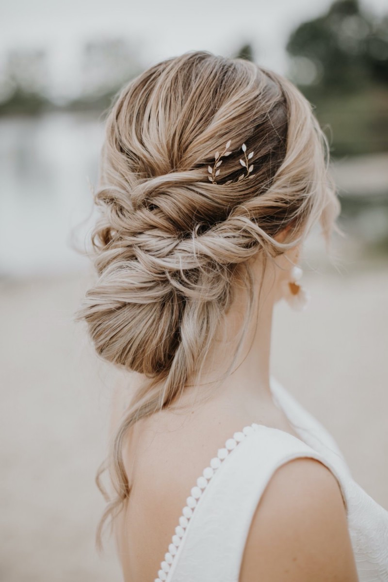 Brautfrisur, Bohobraut, Brautstyling, Updo Hochzeit