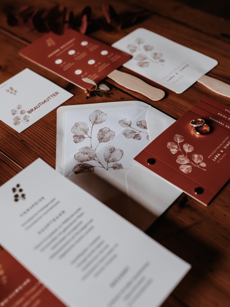 Hochzeitspapeterie in Rostrot für Herbsthochzeiten