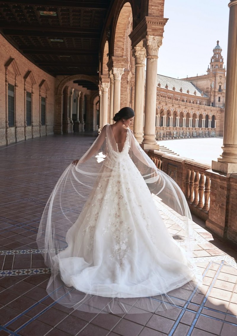 Brautkleid von Pronovias