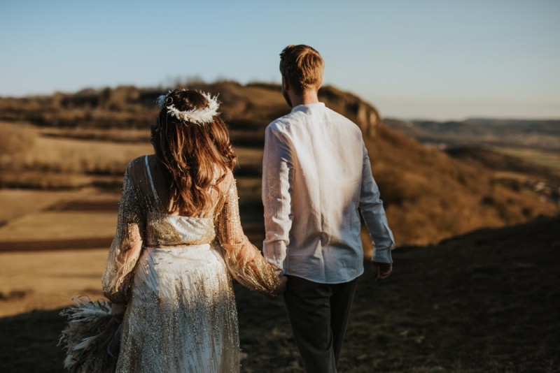 Ein romantisches Boho Brautpaar Shooting mit einer tollen Bohobraut auf dem Walberla