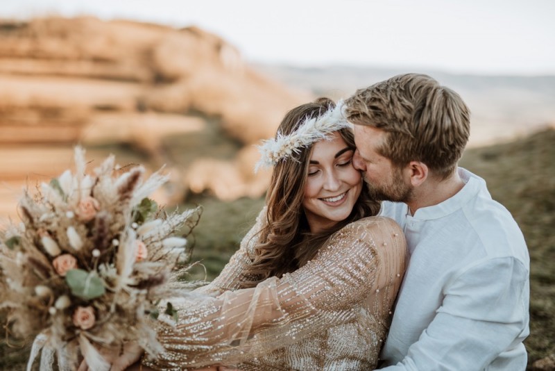 Ein romantisches Boho Brautpaar Shooting mit einer tollen Bohobraut auf dem Walberla